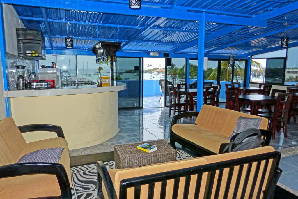 Hostal Cormorant Flightless Puerto Ayora (Galapagos Islands) Exteriör bild